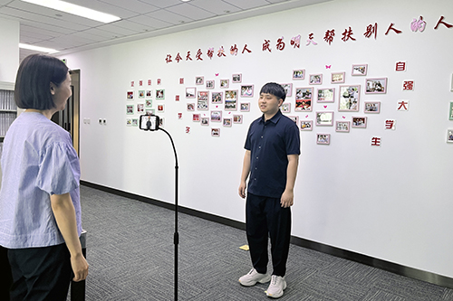 潘总.jpg 潘总.jpg