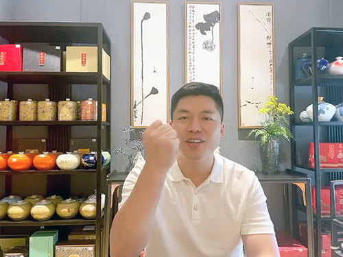 陆坤明.jpg 陆坤明.jpg